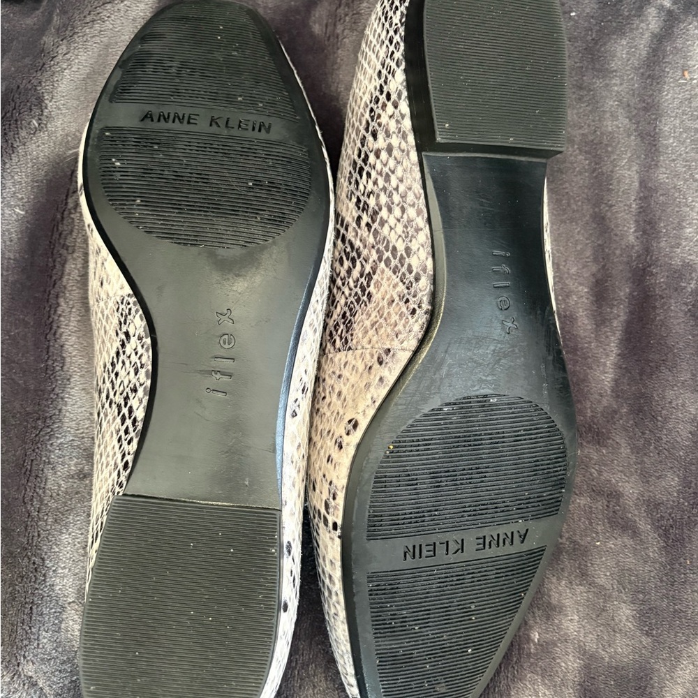Anne Klein iFlex Snakeskin Loafers Flats Comfort Shoes - Picture 6 of 6